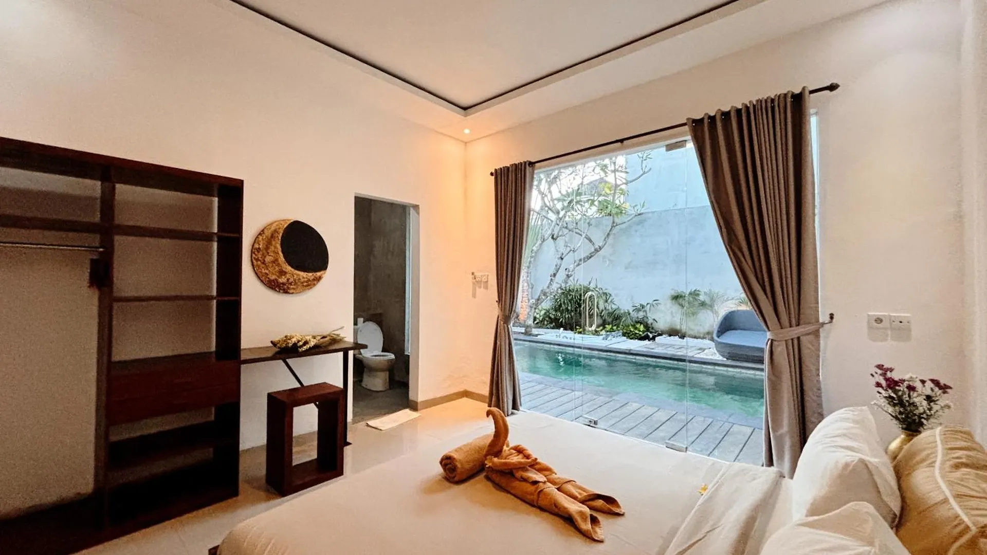 Modern 2 Bedroom Villa Seminyak Center.