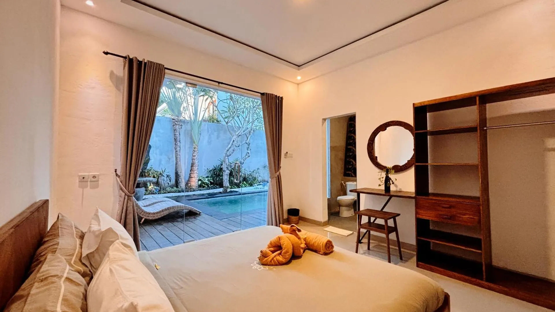 Modern 2 Bedroom Villa Seminyak Center.
