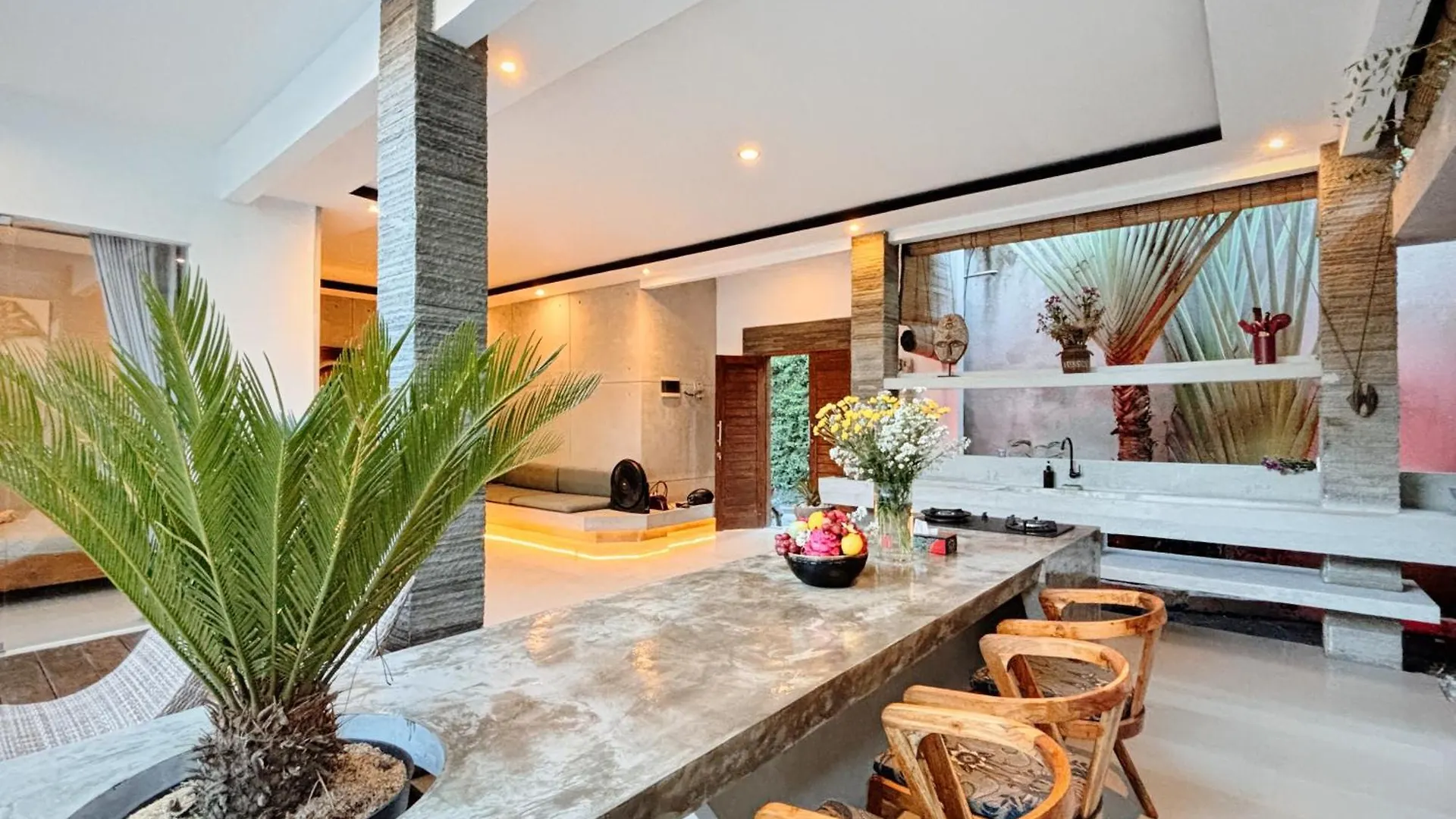 Modern 2 Bedroom Villa Seminyak Center.  Seminyak (Bali)