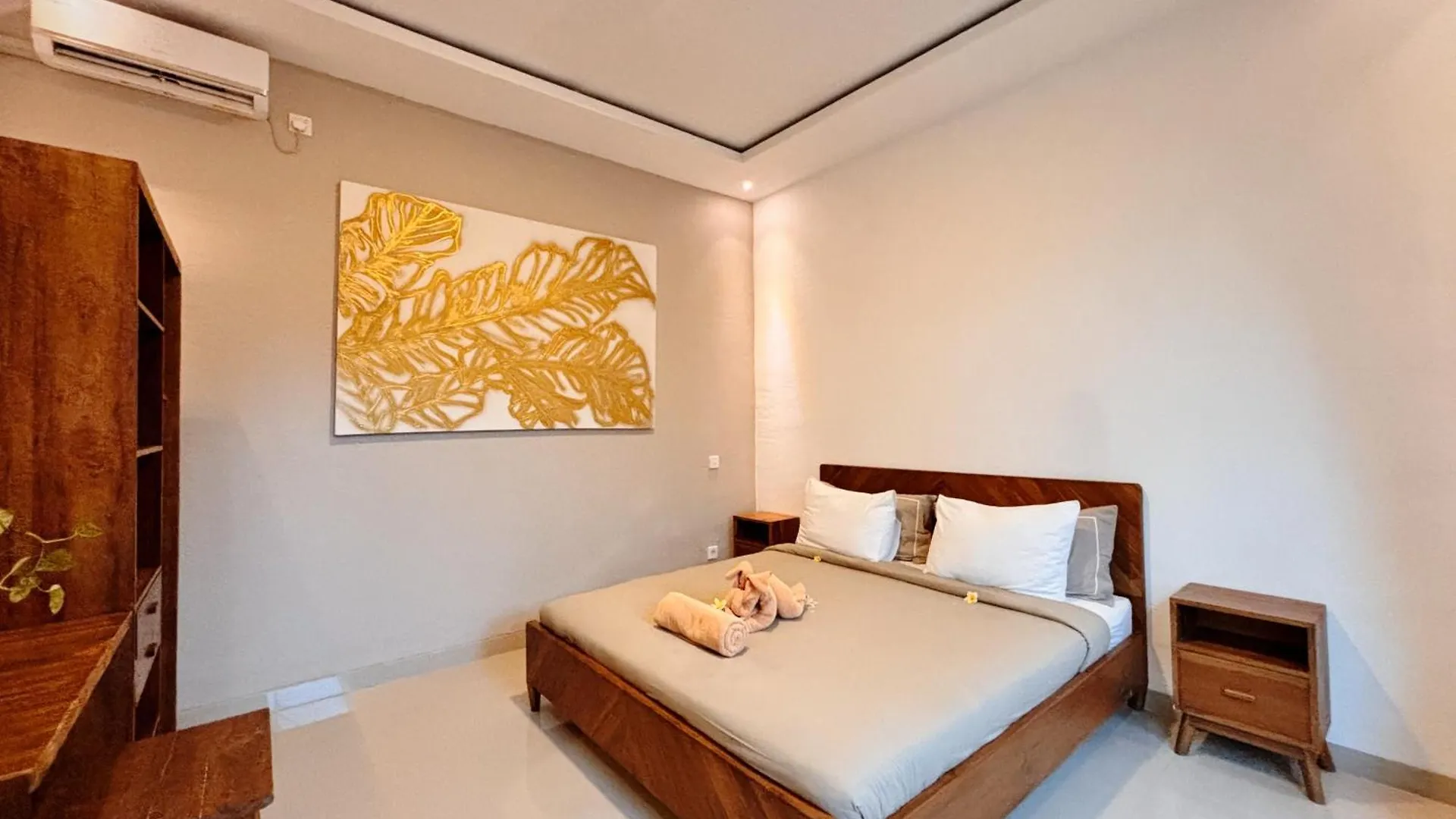 Modern 2 Bedroom Villa Seminyak Center.